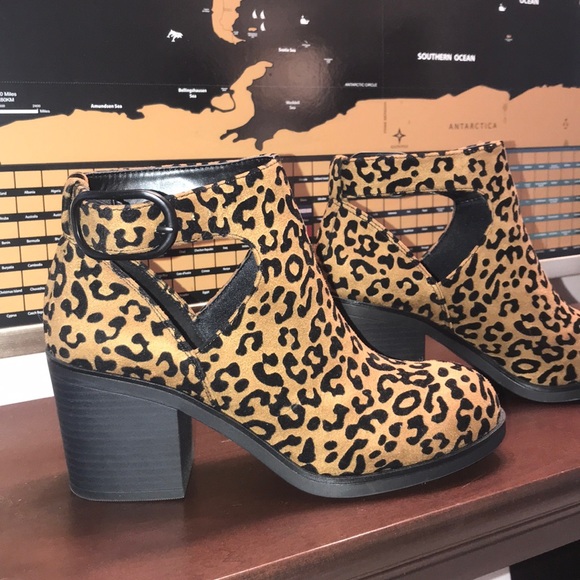 Cheetah booties - Picture 2 of 4